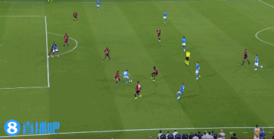 半场-那不勒斯暂1-0卡利亚里 麦克托米奈精彩凌空侧勾破门