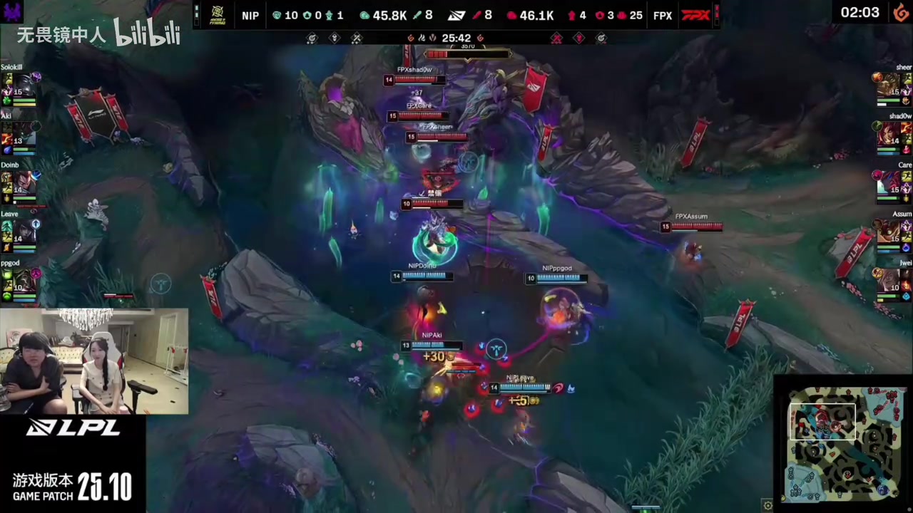 姿态看Jwei万豪R砸四个E拉四个瞬杀leave傻眼：卧槽这是什么连招